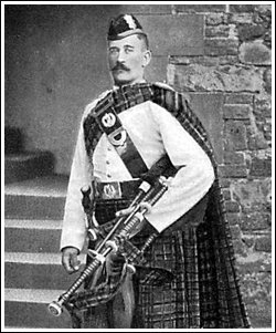 Image of a Scottish piper.